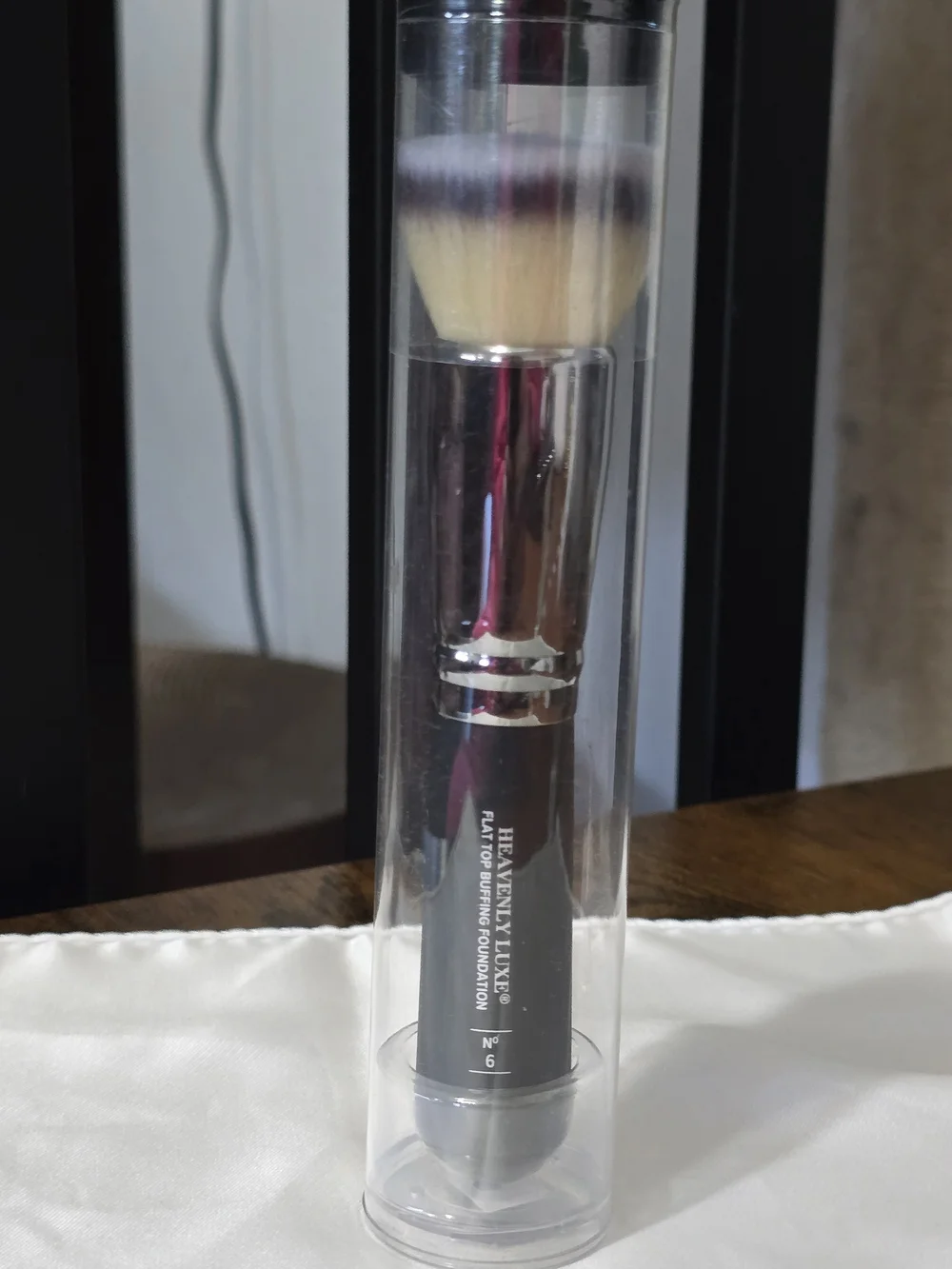 IT Cosmetics Heavenly Luxe Flat Top Buffing Brush